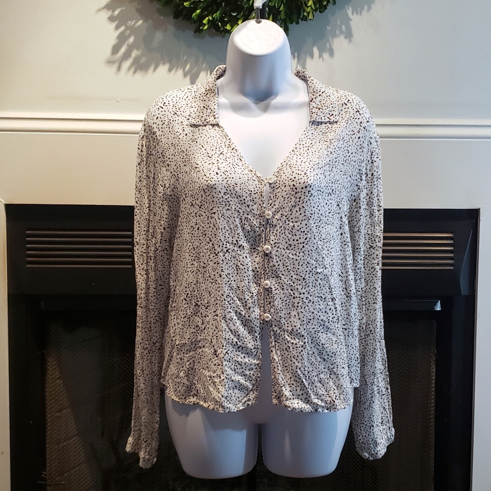 Cloth & Stone Long Sleeve Button Down Vneck Dress Blouse
